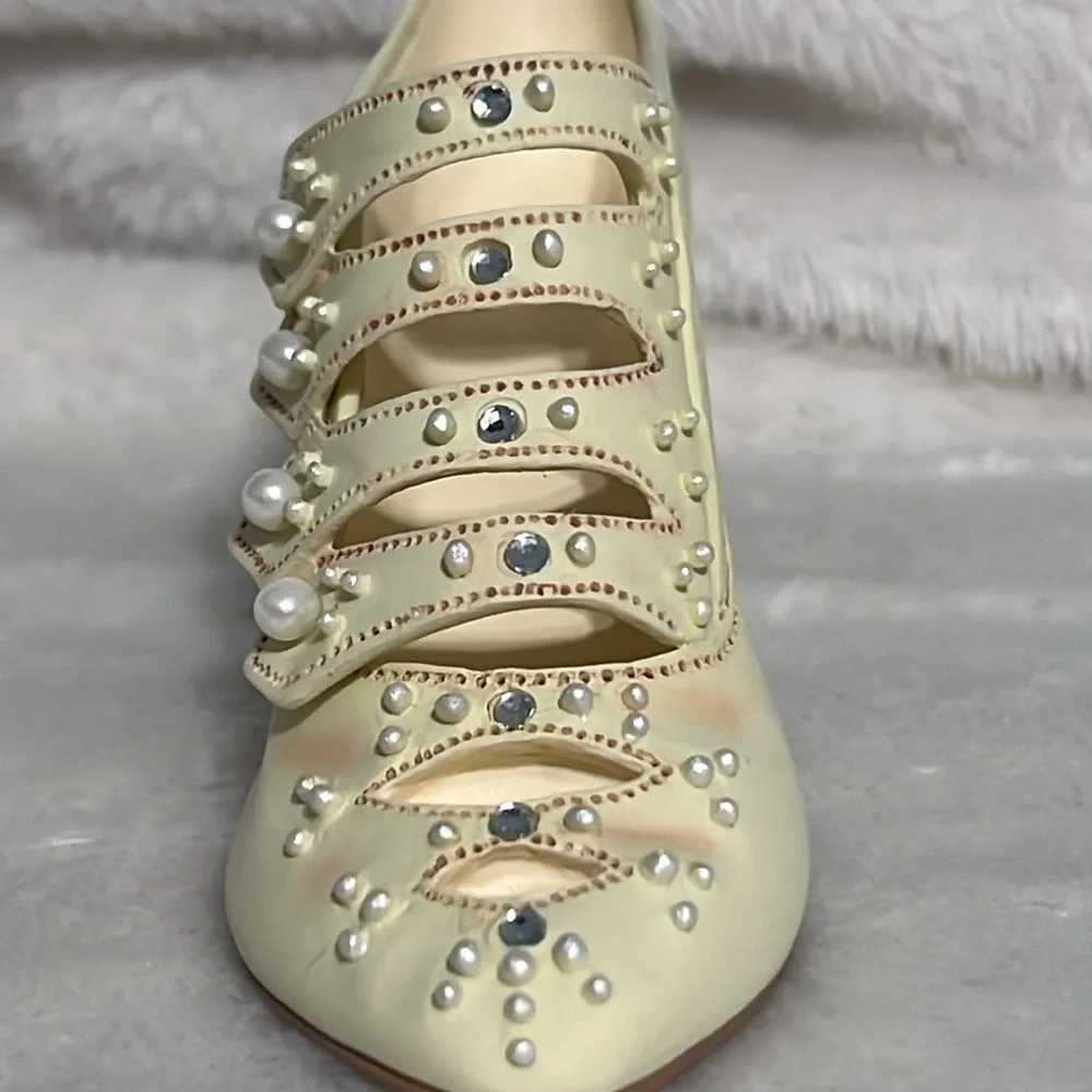 Just the Right Shoe #25024 